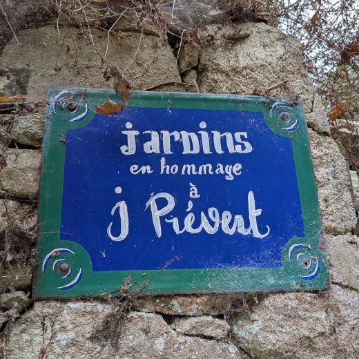 Visite du Jardin en hommage à Jacques Prévert, Cotentin, France